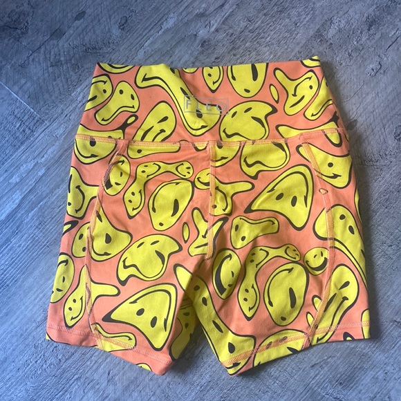 Fleo Pants - Fleo Smiley THC Short